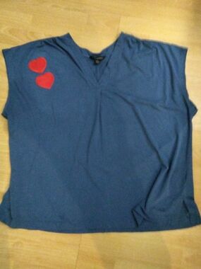 Banana Republic Blue V-Neck Short Sleeve Top with Red Heart Appliques